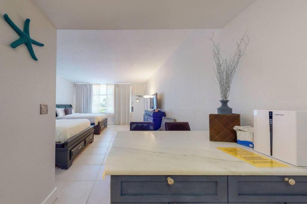 Sea Breeze, Studio 510, Beach Steps Away!+Pool+Wifi Ruskin Eksteriør bilde