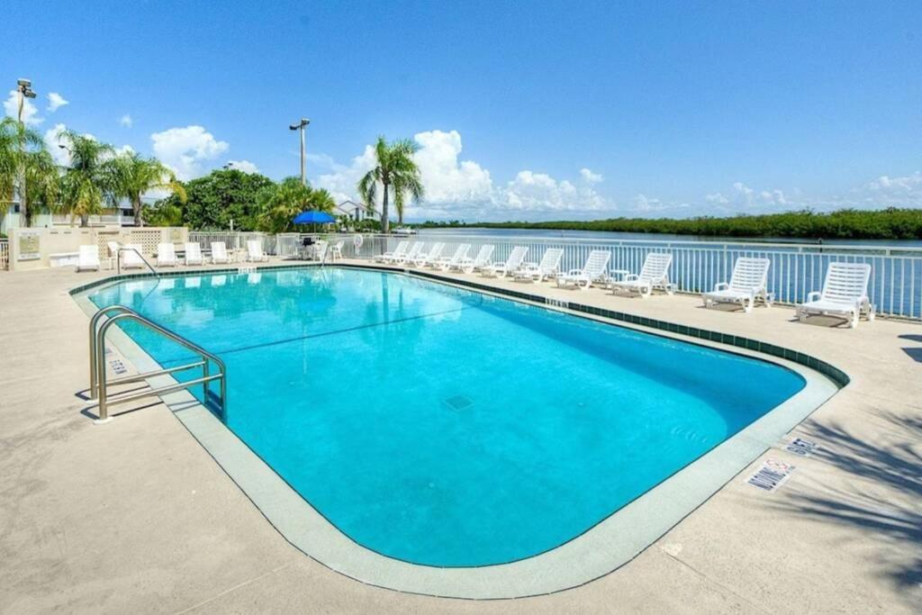 Sea Breeze, Studio 510, Beach Steps Away!+Pool+Wifi Ruskin Eksteriør bilde