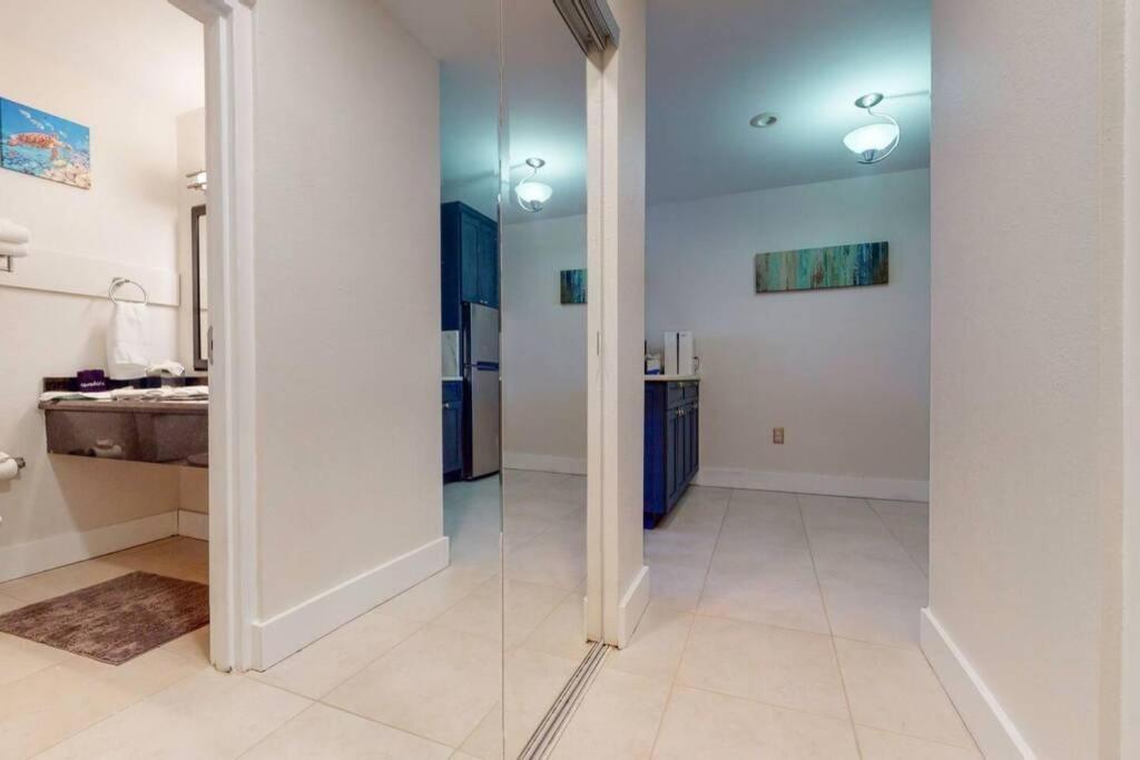 Sea Breeze, Studio 510, Beach Steps Away!+Pool+Wifi Ruskin Eksteriør bilde