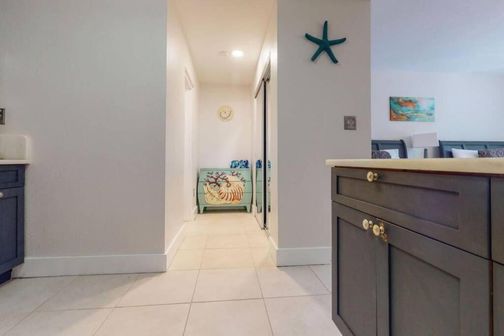 Sea Breeze, Studio 510, Beach Steps Away!+Pool+Wifi Ruskin Eksteriør bilde